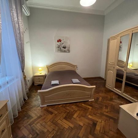 3 Rooms Apartments In The City Centr Lviv Eksteriør bilde