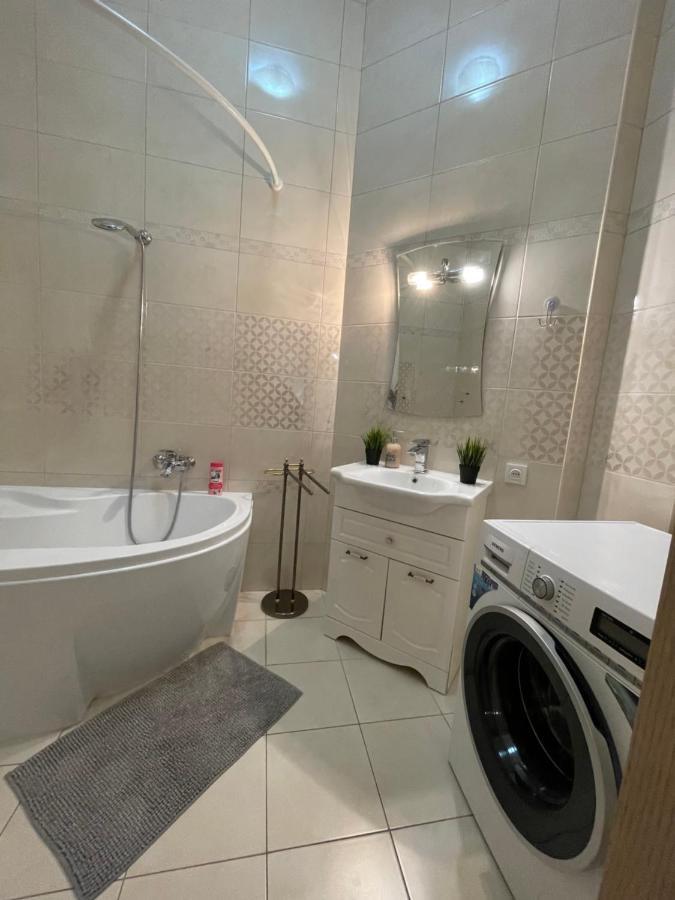 3 Rooms Apartments In The City Centr Lviv Eksteriør bilde