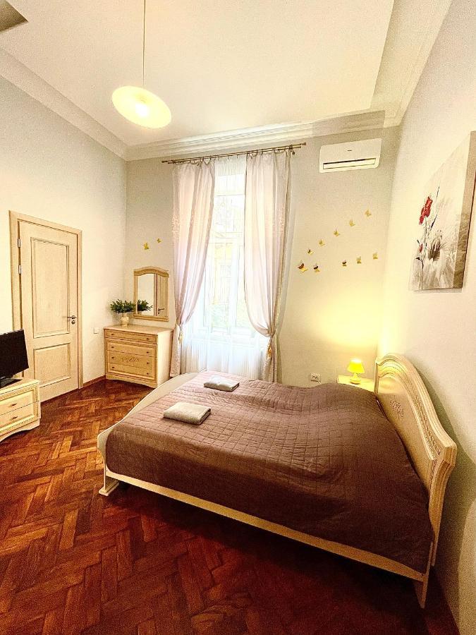 3 Rooms Apartments In The City Centr Lviv Eksteriør bilde
