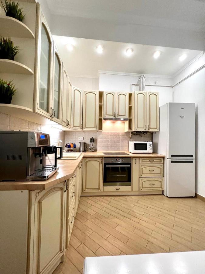 3 Rooms Apartments In The City Centr Lviv Eksteriør bilde