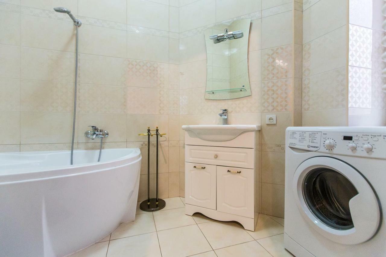 3 Rooms Apartments In The City Centr Lviv Eksteriør bilde