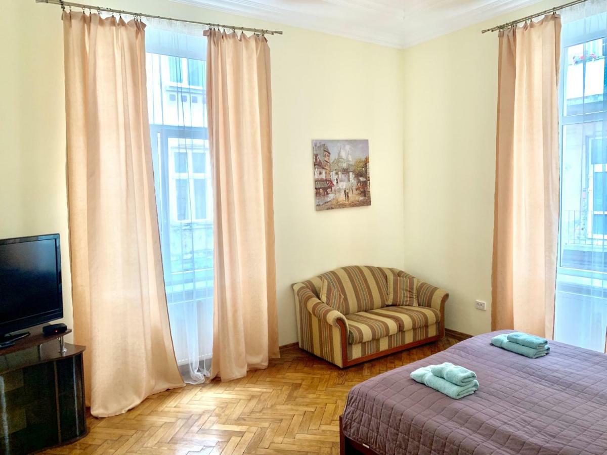 3 Rooms Apartments In The City Centr Lviv Eksteriør bilde